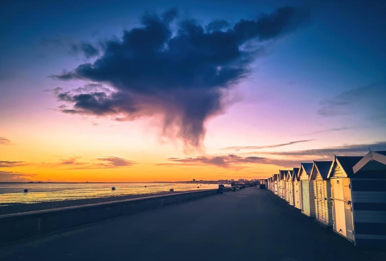 Seafront Suites - Close To Beach, Train Station & Southend Airport 사우스엔드온시 외부 사진