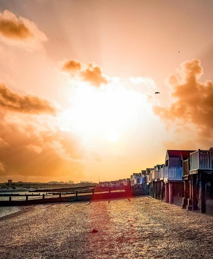 Seafront Suites - Close To Beach, Train Station & Southend Airport 사우스엔드온시 외부 사진